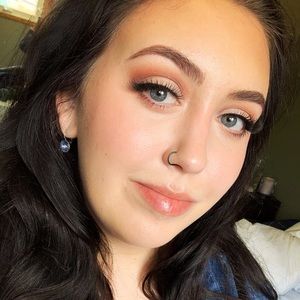 Meet your Posher, Gabrielle